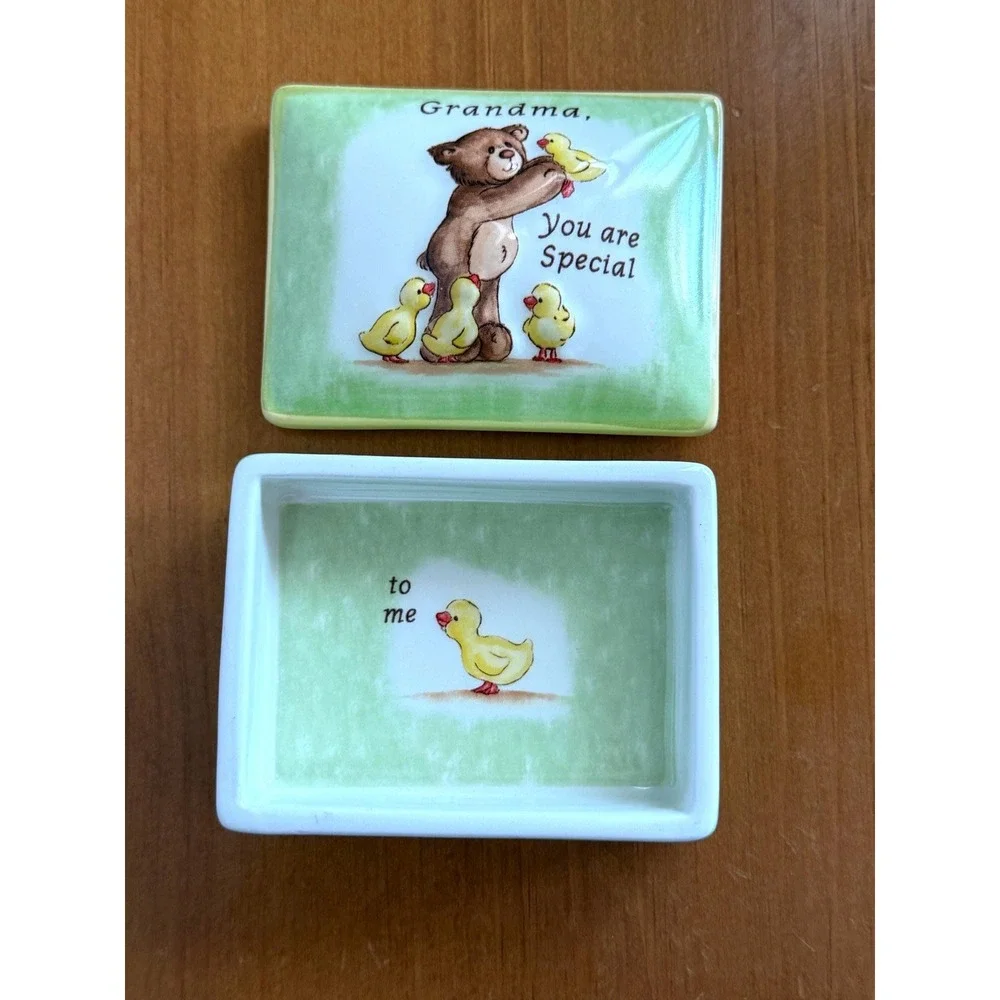 Gotta Getta Gund Grandma Ceramic Trinket Box with Surprise‎